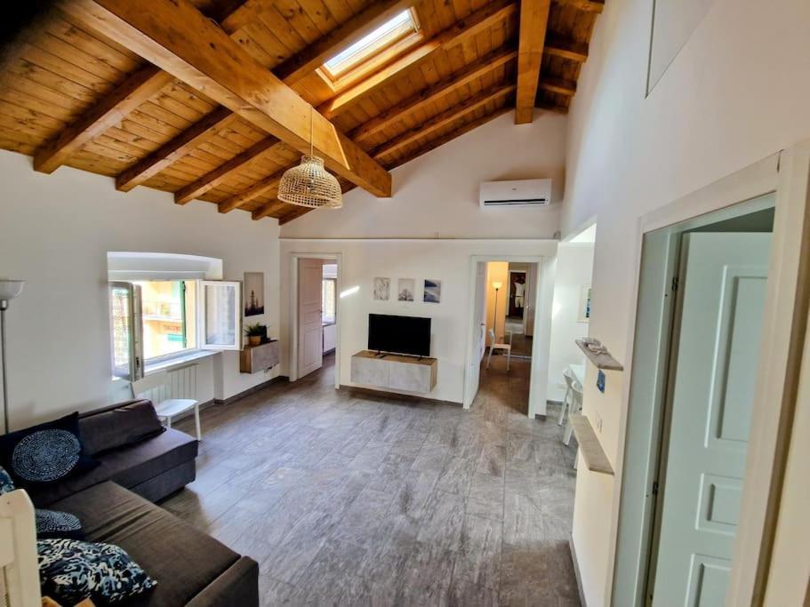 All New And Privat Parking La Graziosa Apartment เจนัว ภายนอก รูปภาพ